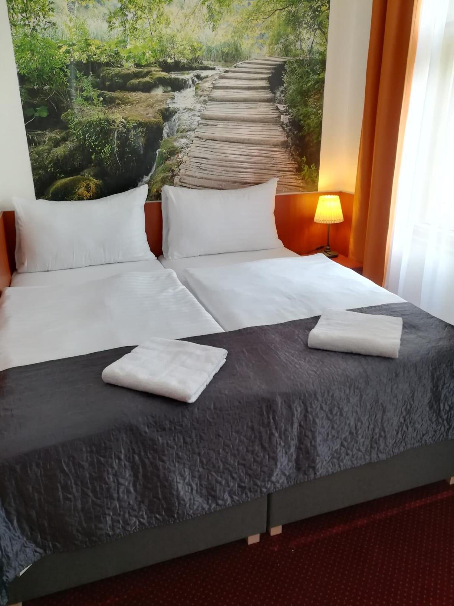Zlata Vaha 3* Prague